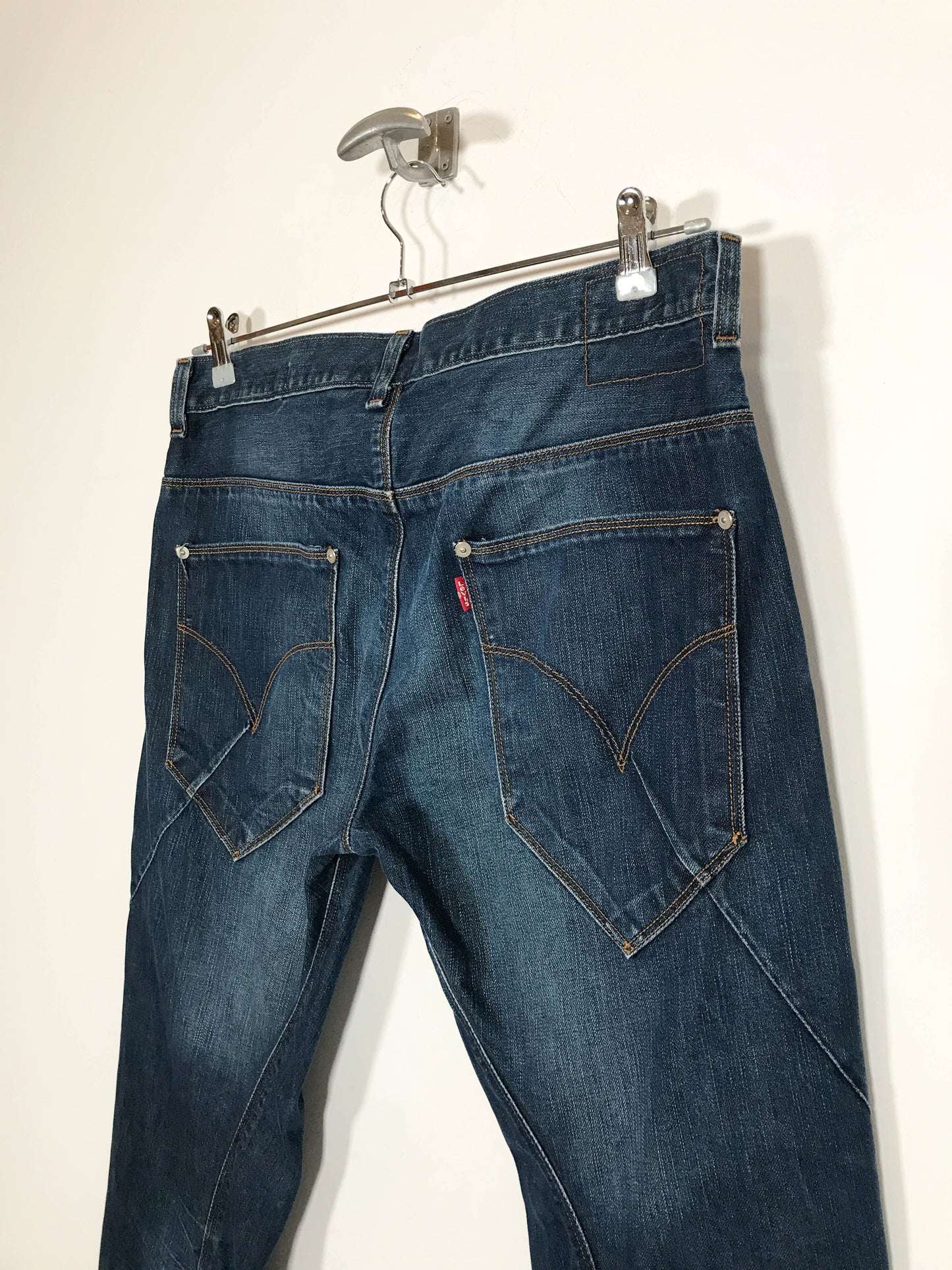 Pantalón Levi's Engineered - Talla 42